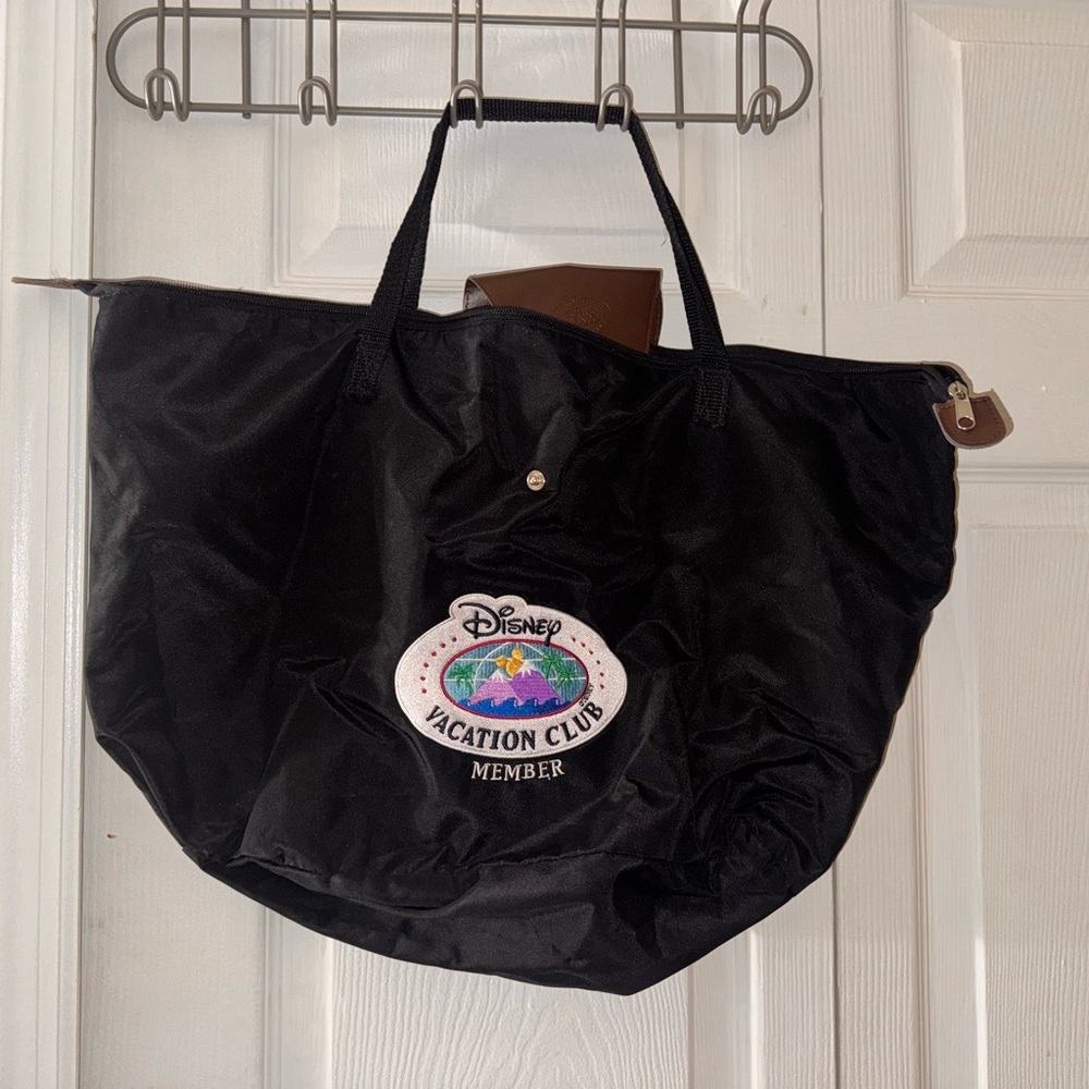 2011 DVC Member Black Travel Tote Bag